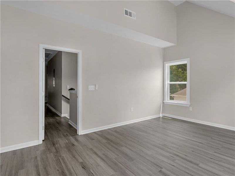 Spacious, unfurnished interior of a new home in , Atlanta (Image 14).