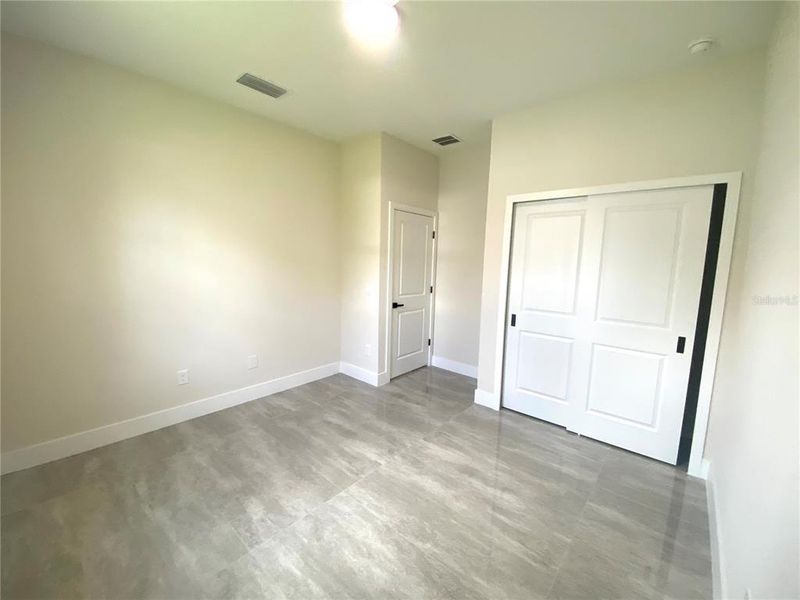 Spacious, unfurnished interior of a new home in , Sebring (Image 15).
