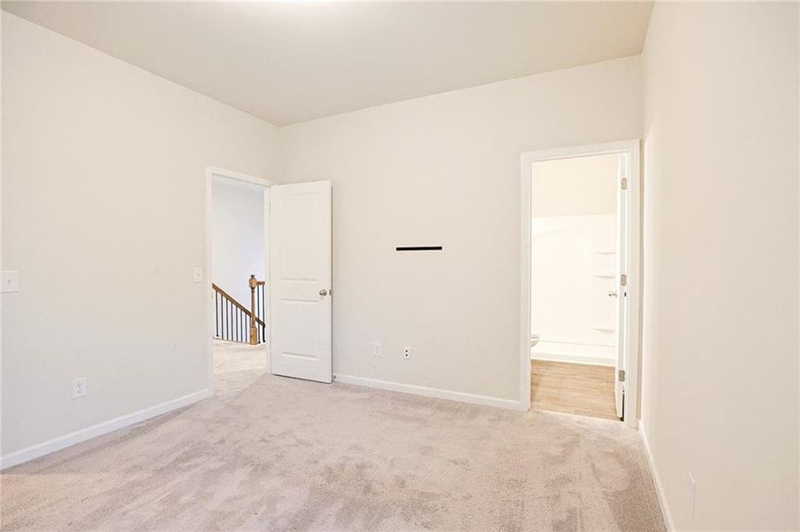 Spacious, unfurnished interior of a new home in , Auburn (Image 51).