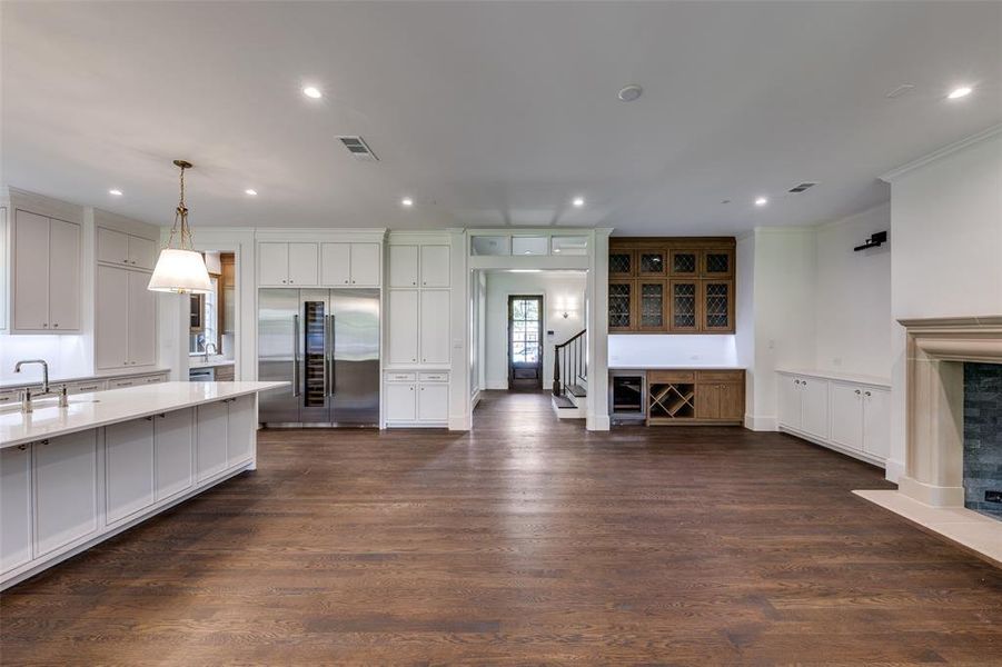 Furnished interior view inside a new home in , Dallas (Image 28). Furnished interior view inside a new home in , Dallas (Image 28).