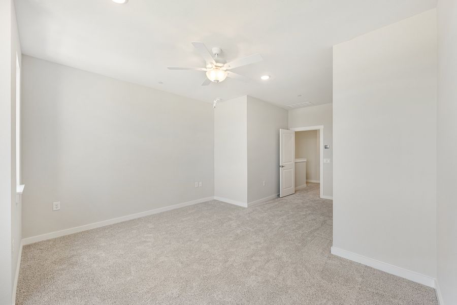 Spacious, unfurnished interior of a new home in Wildridge, Oak Point (Image 39). Spacious, unfurnished interior of a new home in Wildridge, Oak Point (Image 39).