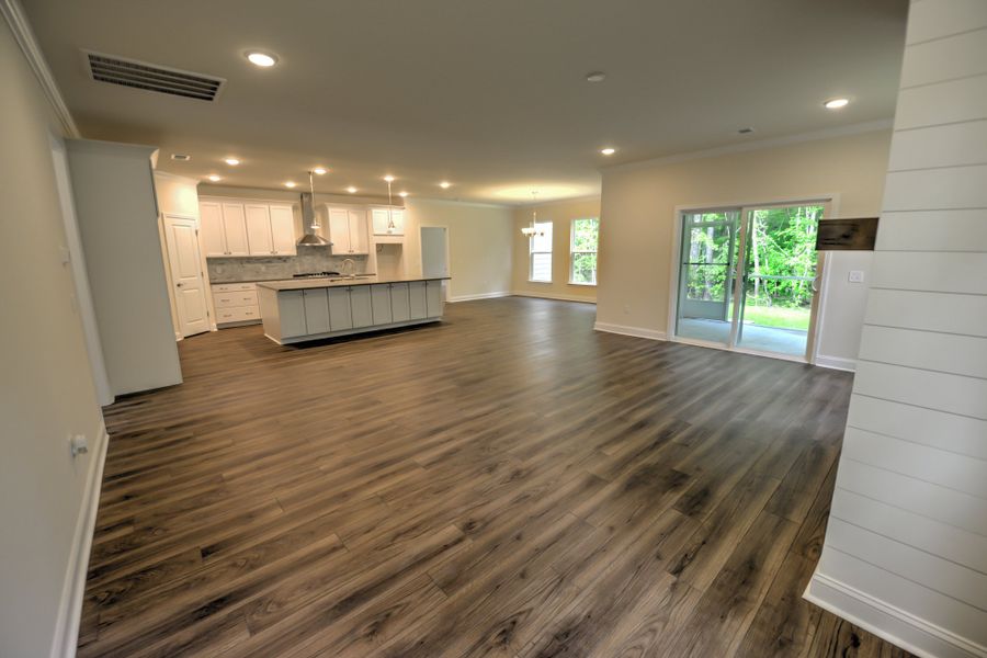 Spacious, unfurnished interior of a new home in Central Estates, Summerville (Image 27).