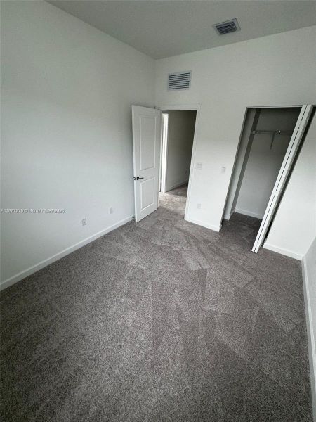 Spacious, unfurnished interior of a new home in , Pembroke Pines (Image 15).