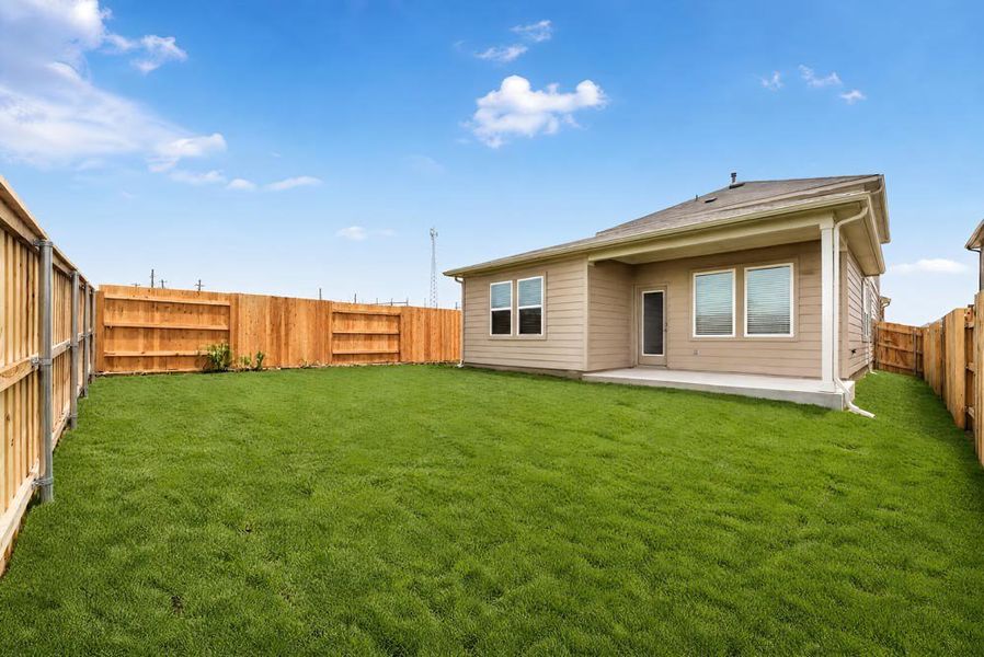 Exterior details and patio area of a home in Sunfield, Buda (Image 28).