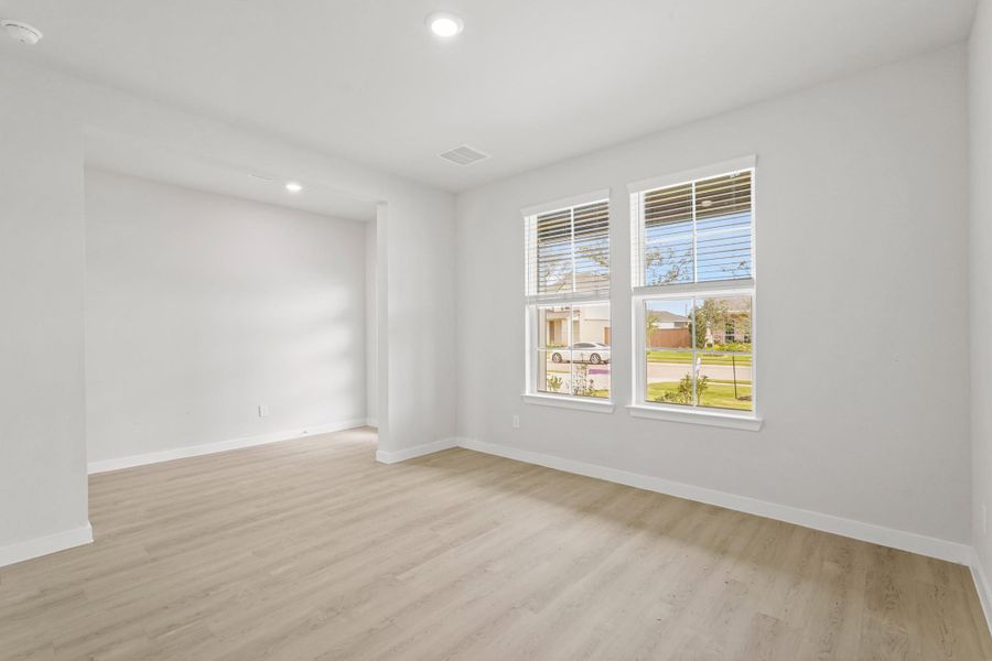 Spacious, unfurnished interior of a new home in Woodshore, Clute (Image 24). Spacious, unfurnished interior of a new home in Woodshore, Clute (Image 24).