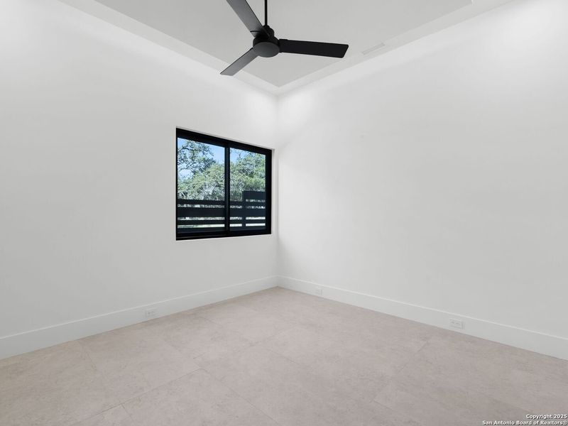 Spacious, unfurnished interior of a new home in , San Antonio (Image 21).