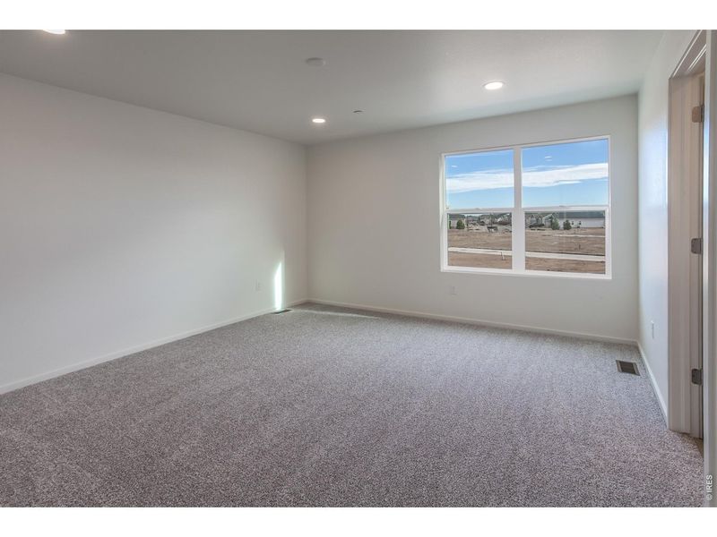 Spacious, unfurnished interior of a new home in , Timnath (Image 36).