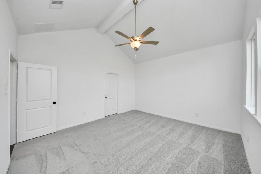 Spacious, unfurnished interior of a new home in 45' Traditional Homes at Elyson, Katy (Image 27).