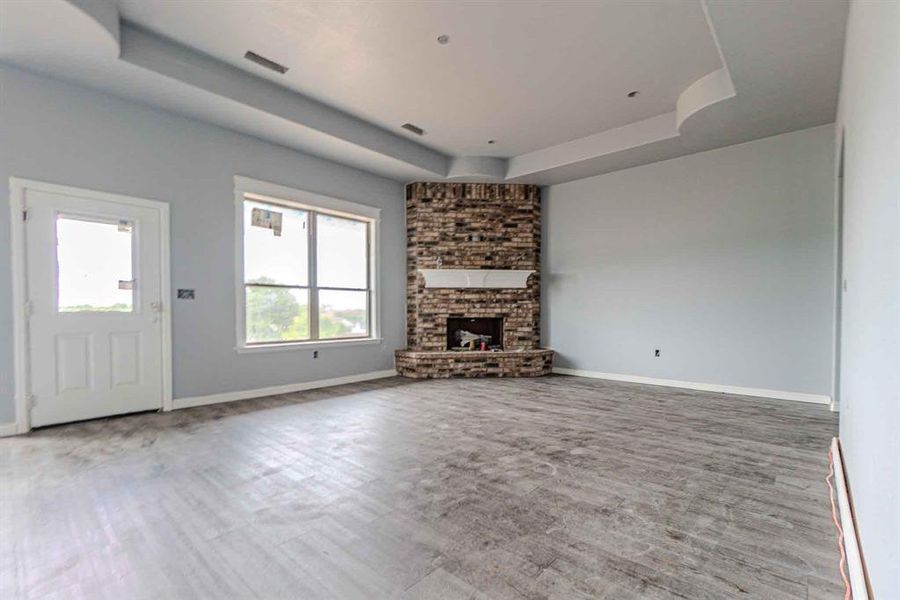 Spacious, unfurnished interior of a new home in , Granbury (Image 22).
