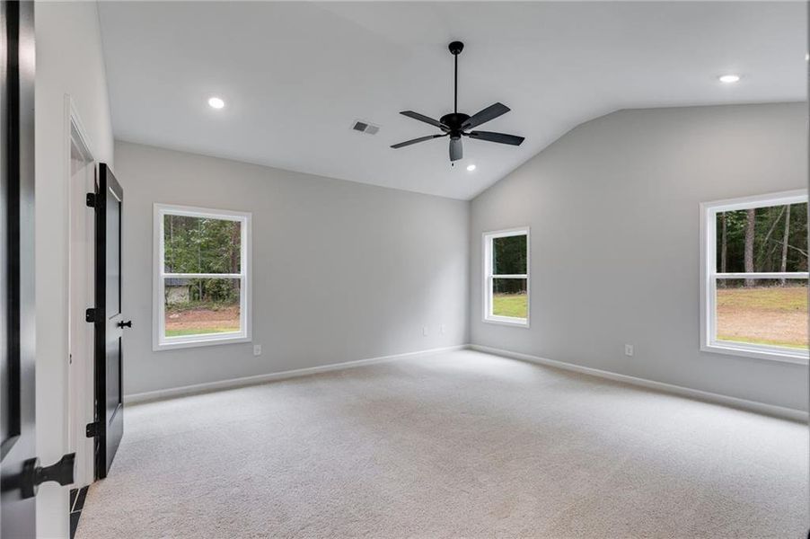 Spacious, unfurnished interior of a new home in Liberty Station, Bremen (Image 34).