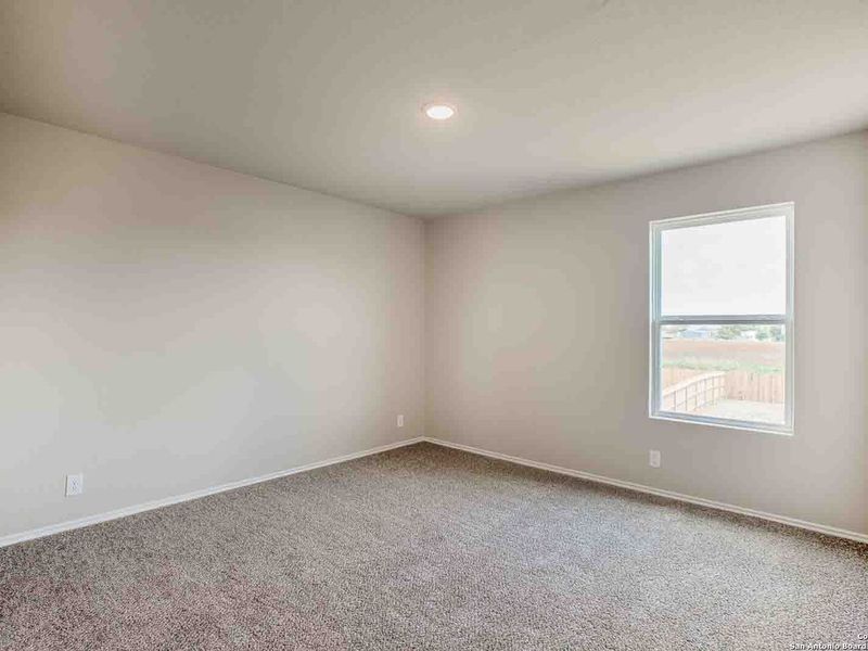 Spacious, unfurnished interior of a new home in Hannah Heights, Seguin (Image 36).