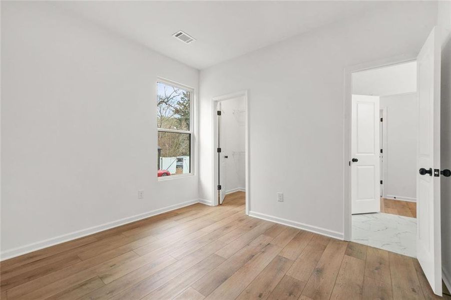 Spacious, unfurnished interior of a new home in , Atlanta (Image 24).