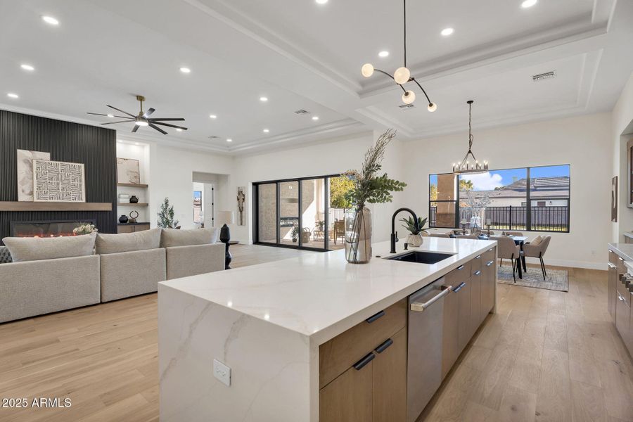 21-web-or-mls-19875 E SIlver Creek Ln-23