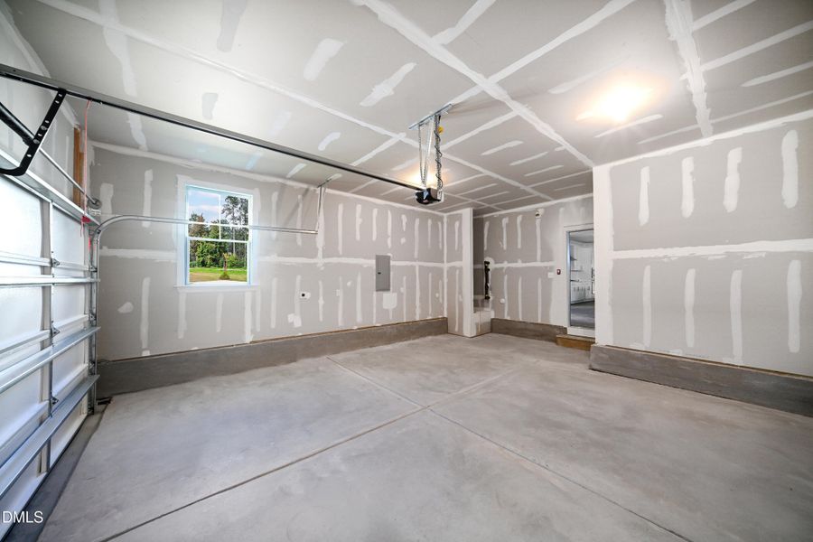 SUN_Stoneriver_Pic_Waterbury_Garage_1of1