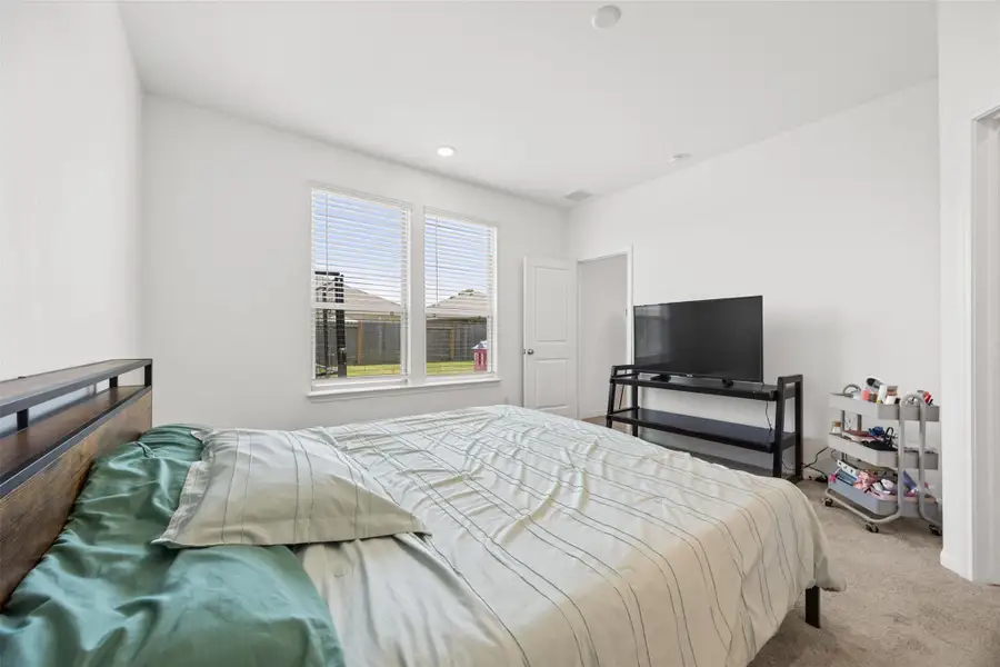 Furnished interior view inside a new home in , Alvin (Image 18).