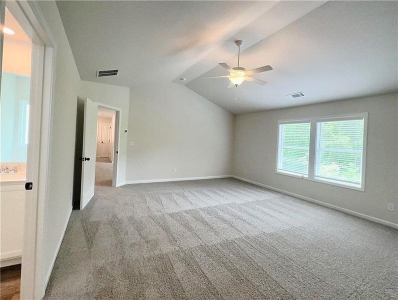 Spacious, unfurnished interior of a new home in , Auburn (Image 44).