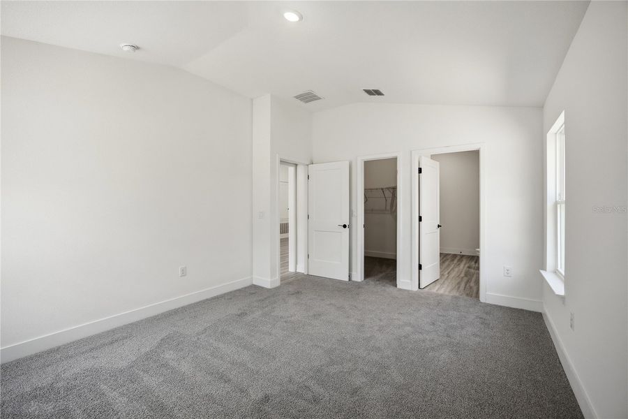 Spacious, unfurnished interior of a new home in Kirkland Farms, Alachua (Image 21).