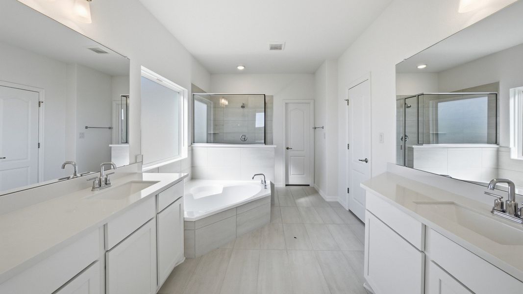 Furnished interior view inside a new home in Spring Creek, Taylor (Image 10).