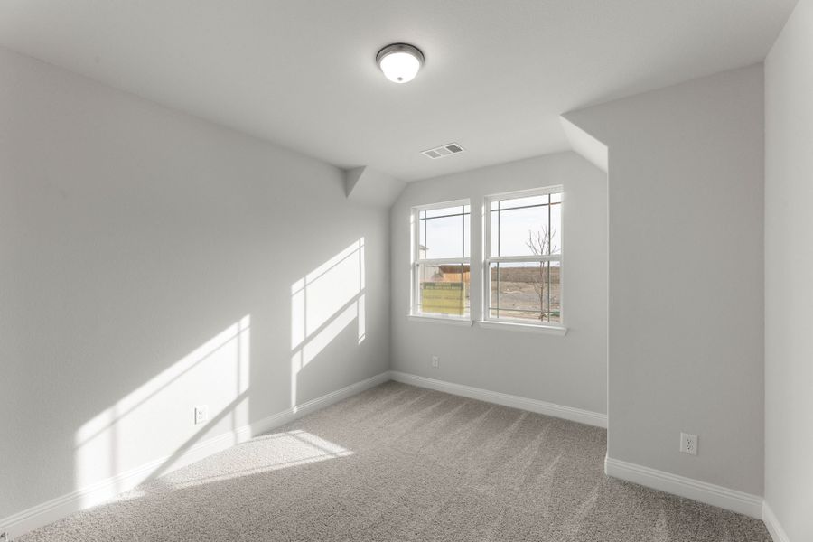 Spacious, unfurnished interior of a new home in Creekview Meadows, Pilot Point (Image 19).