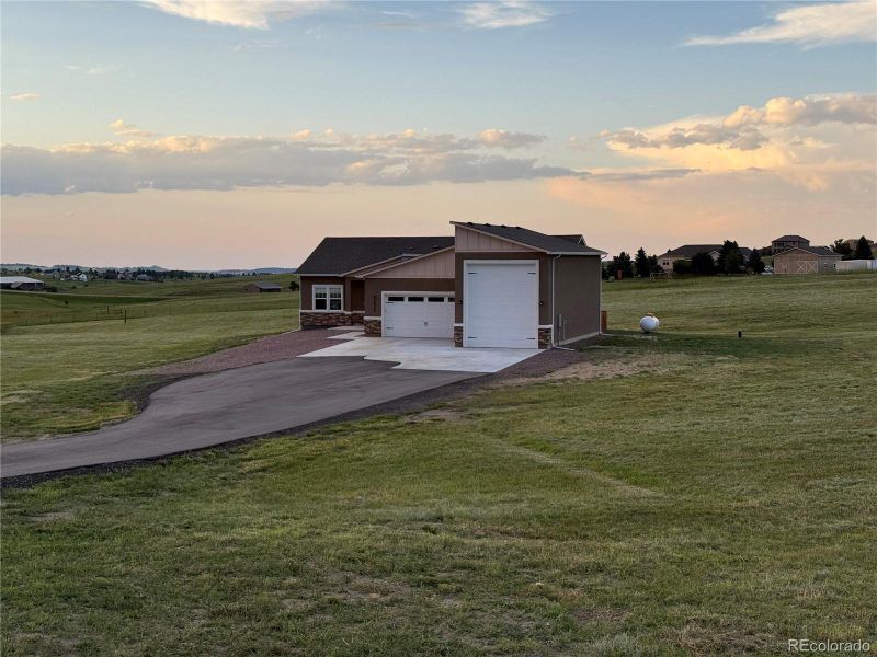 View of front of the house, 5.04 acres