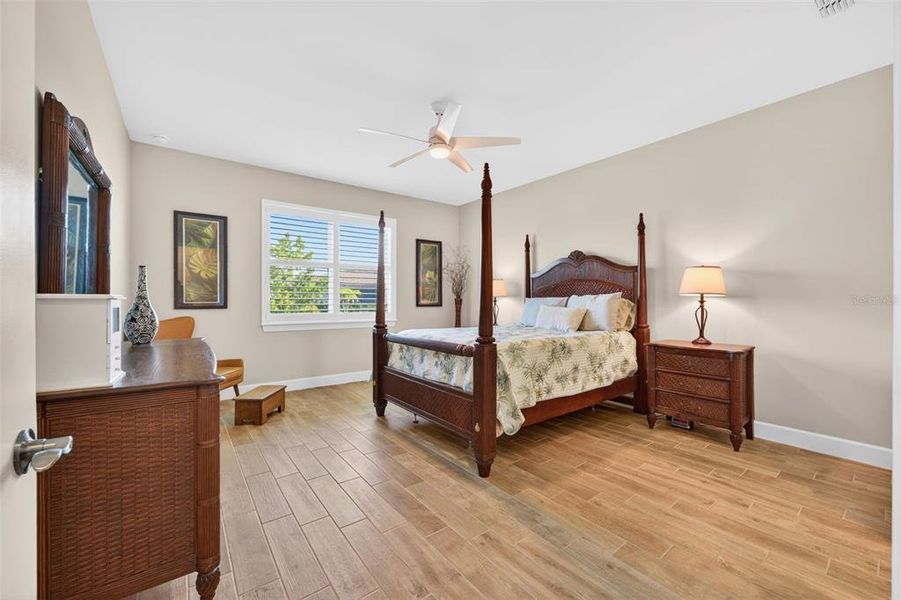Furnished interior view inside a new home in , Englewood (Image 36).