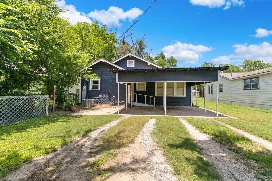 Exterior details and patio area of a home in , Groesbeck (Image 19). Exterior details and patio area of a home in , Groesbeck (Image 19).