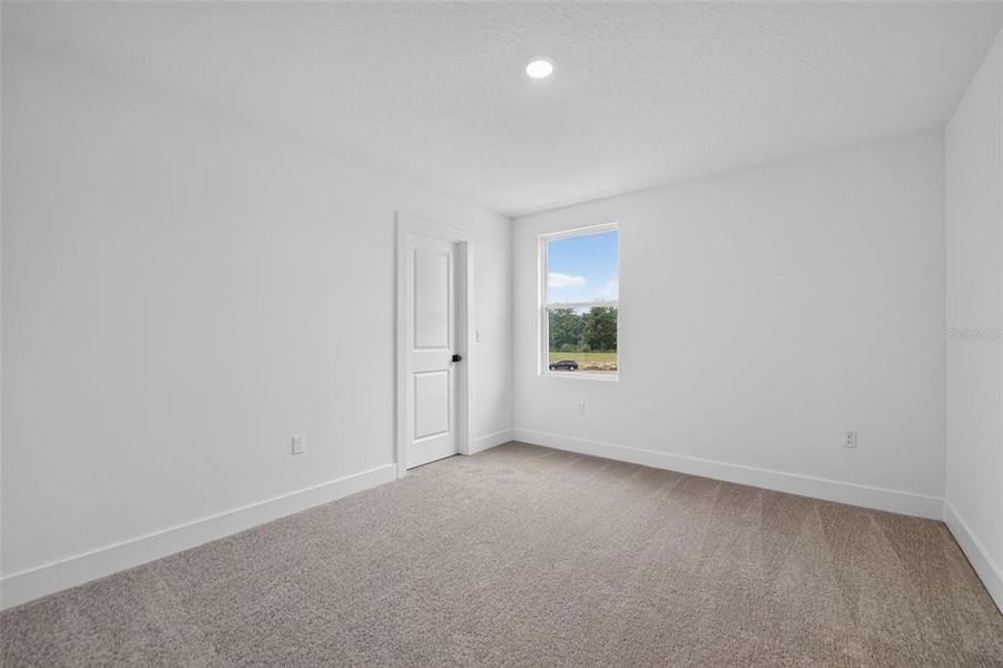 Spacious, unfurnished interior of a new home in Trailside, Mount Dora (Image 16).