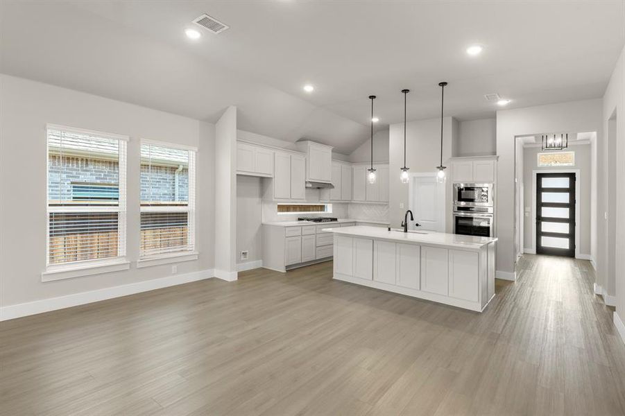 14. 1027 Gracious - Dining (3)