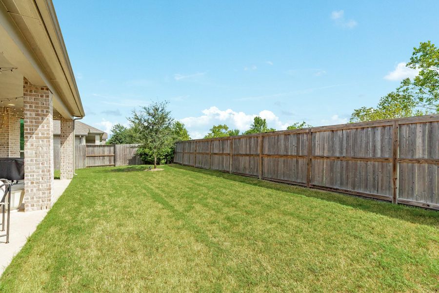 Beautiful spacious backyard, perfect for children to play and ideal for your furry pets to roam. This private outdoor space offers endless opportunities for relaxation, gardening, and memorable family gatherings in a safe, enclosed environment. Beautiful spacious backyard, perfect for children to play and ideal for your furry pets to roam. This private outdoor space offers endless opportunities for relaxation, gardening, and memorable family gatherings in a safe, enclosed environment.