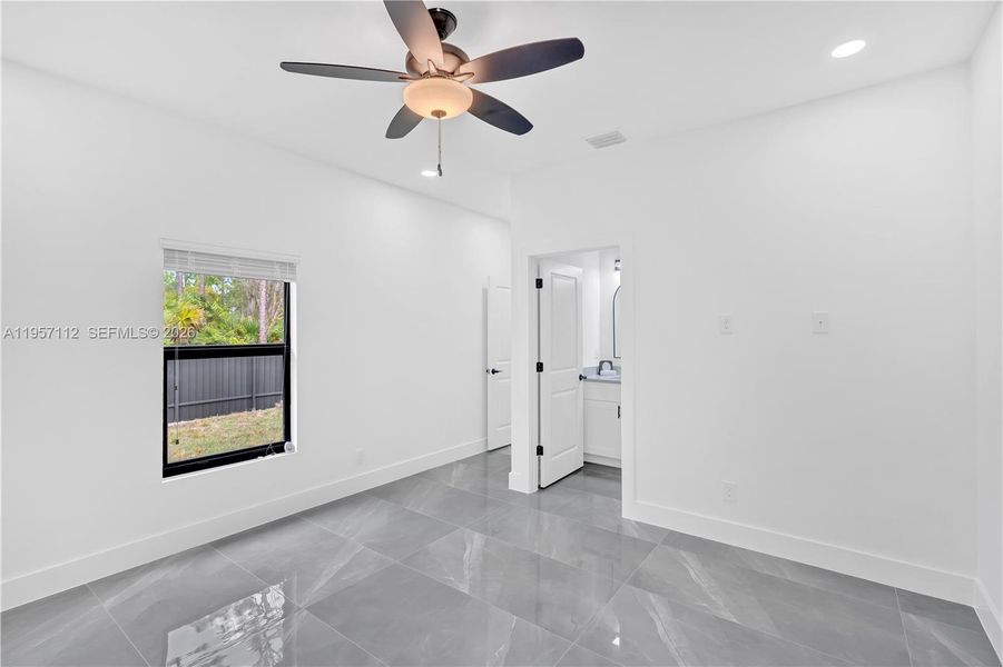 Spacious, unfurnished interior of a new home in , Lehigh Acres (Image 38).