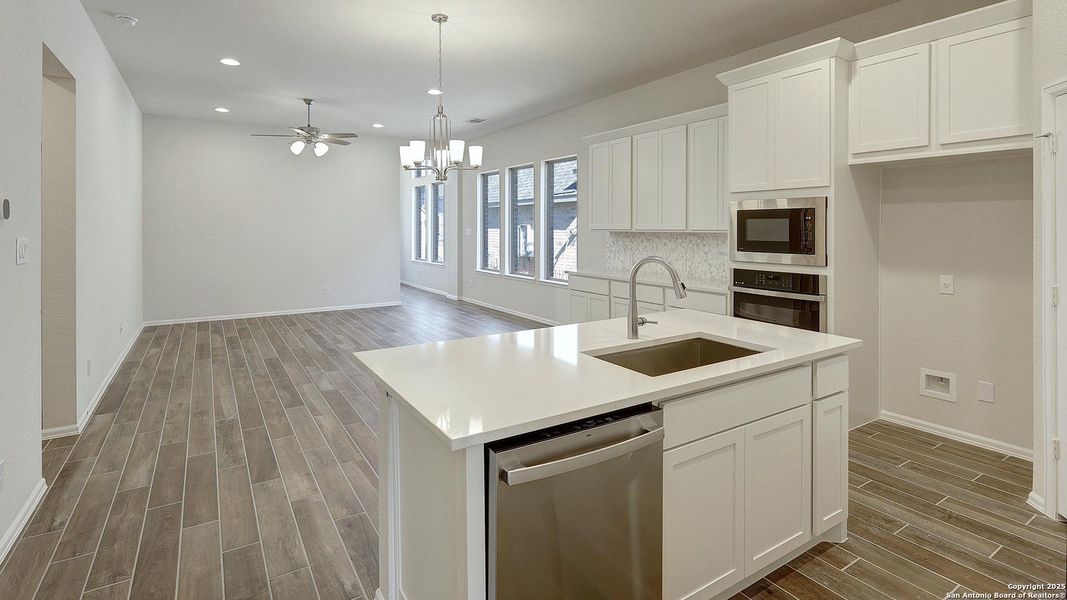 Furnished interior view inside a new home in Stillwater Ranch 40', San Antonio (Image 13). Furnished interior view inside a new home in Stillwater Ranch 40', San Antonio (Image 13).