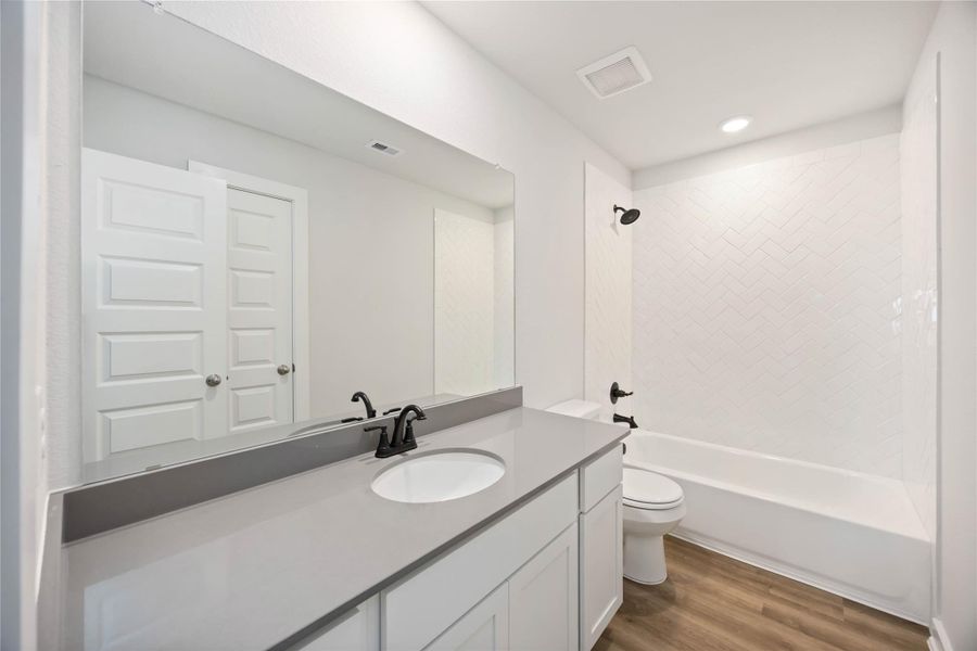 Furnished interior view inside a new home in Deer Pines, Conroe (Image 3). Furnished interior view inside a new home in Deer Pines, Conroe (Image 3).