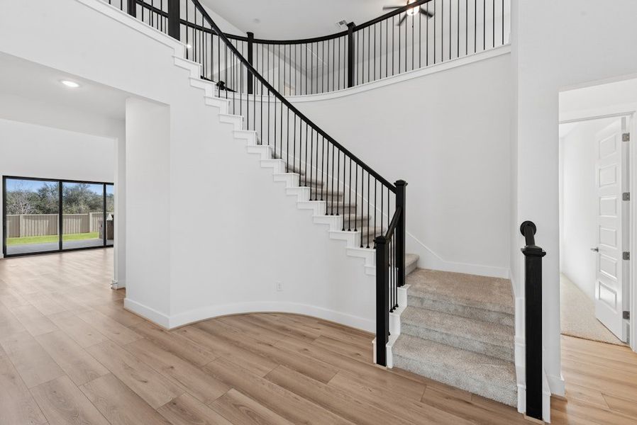 Spacious, unfurnished interior of a new home in Santa Rita Ranch, Liberty Hill (Image 8).