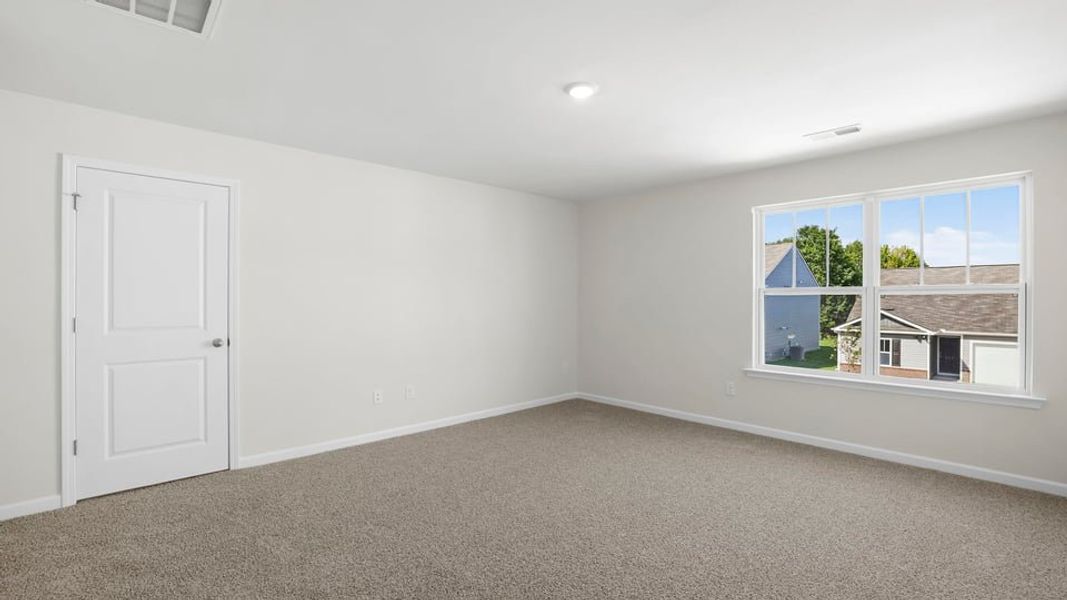 Spacious, unfurnished interior of a new home in Varner Station, Woodruff (Image 28).