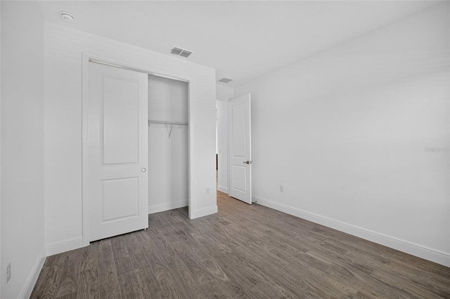 Spacious, unfurnished interior of a new home in , Ocala (Image 21).