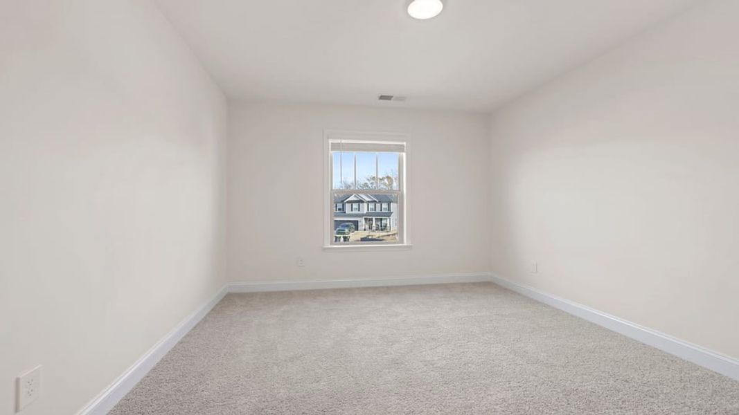 Spacious, unfurnished interior of a new home in Rutledge Estates, Woodruff (Image 30).