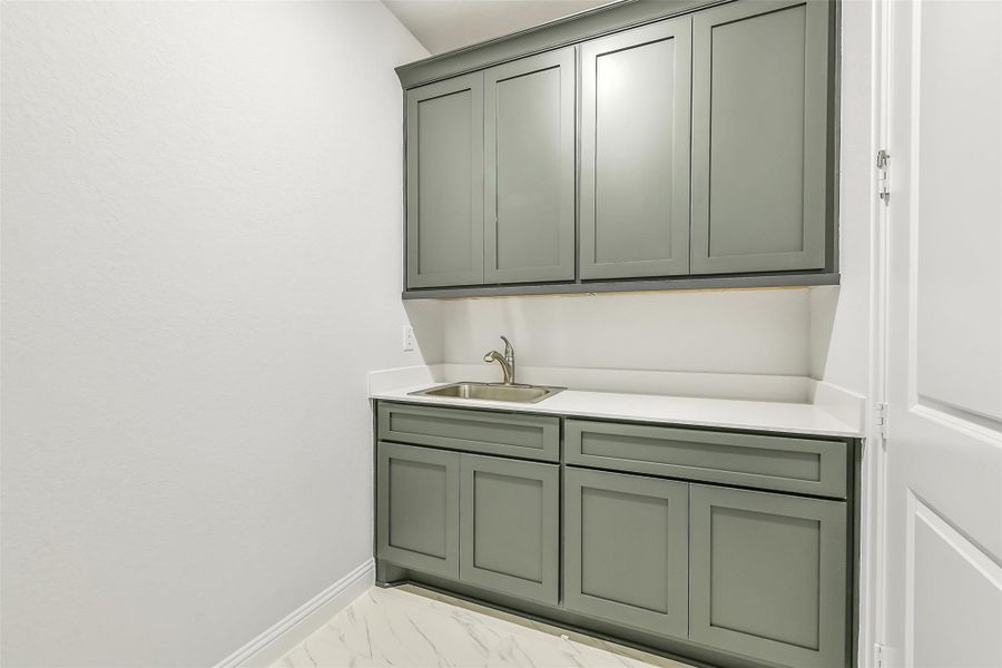 Furnished interior view inside a new home in Evergreen 55', Conroe (Image 7).