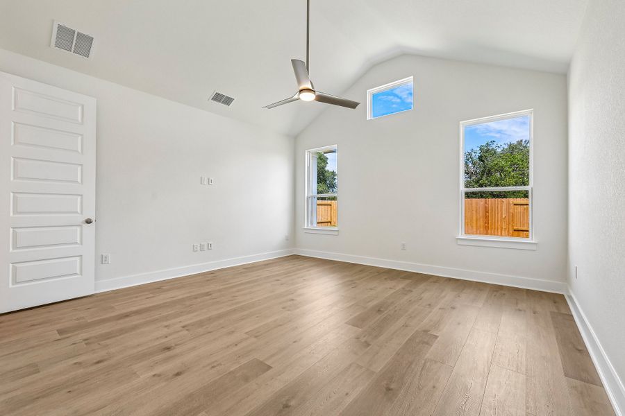 Spacious, unfurnished interior of a new home in Persimmon, Buda (Image 18). Spacious, unfurnished interior of a new home in Persimmon, Buda (Image 18).