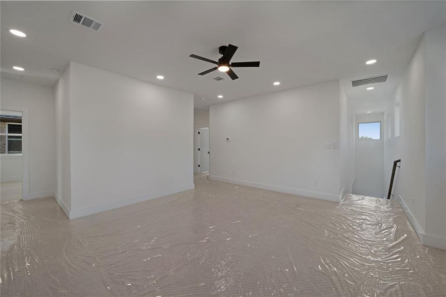 Spacious, unfurnished interior of a new home in , Garland (Image 31).