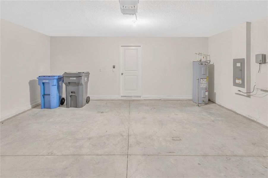 Spacious, unfurnished interior of a new home in , Wimauma (Image 20). Spacious, unfurnished interior of a new home in , Wimauma (Image 20).