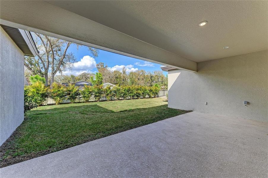 Exterior details and patio area of a home in Crestwood Estates, Valrico (Image 22).