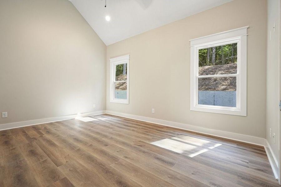 Spacious, unfurnished interior of a new home in , Talking Rock (Image 18).