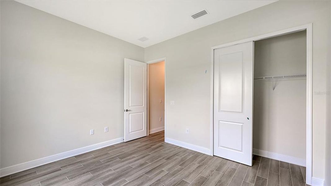 Spacious, unfurnished interior of a new home in Vistera of Venice, Nokomis (Image 19).