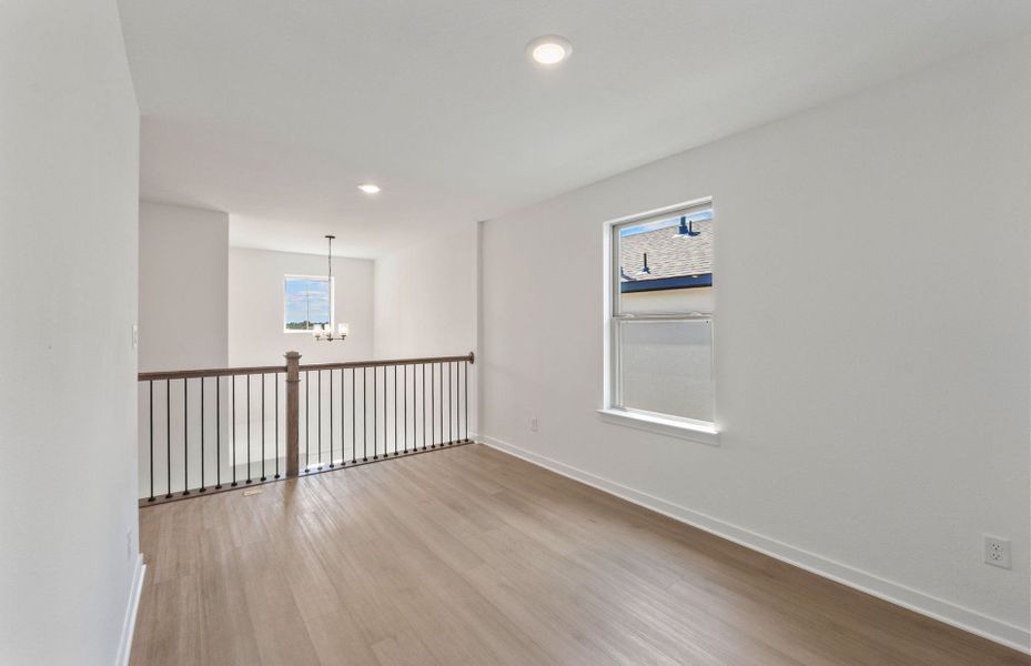 Spacious, unfurnished interior of a new home in Wolf Ranch, Georgetown (Image 28).