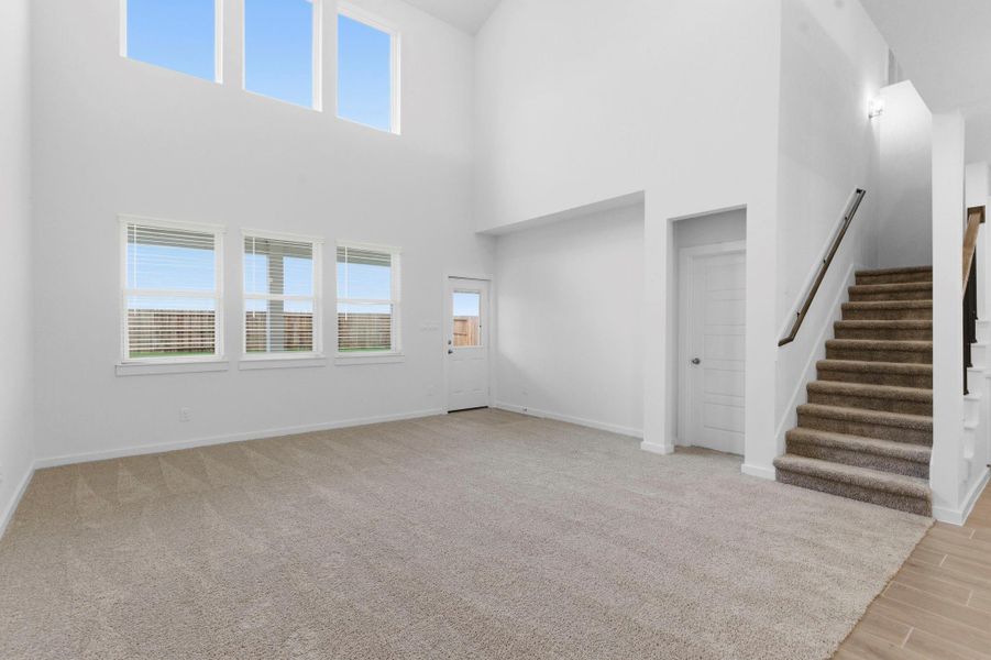 Spacious, unfurnished interior of a new home in , Iowa Colony (Image 20).