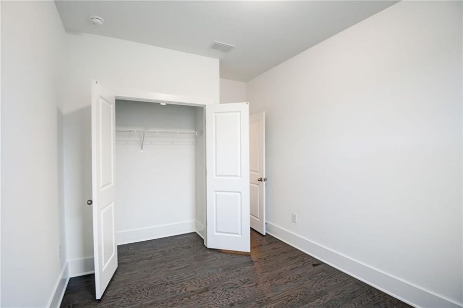 Spacious, unfurnished interior of a new home in Park Vue, Atlanta (Image 20). Spacious, unfurnished interior of a new home in Park Vue, Atlanta (Image 20).