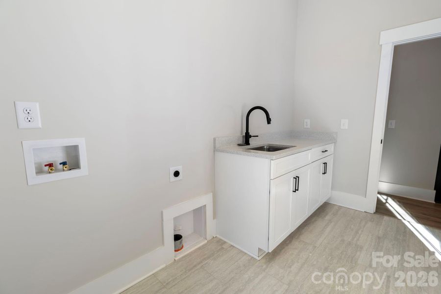 Image 37 of a home in .