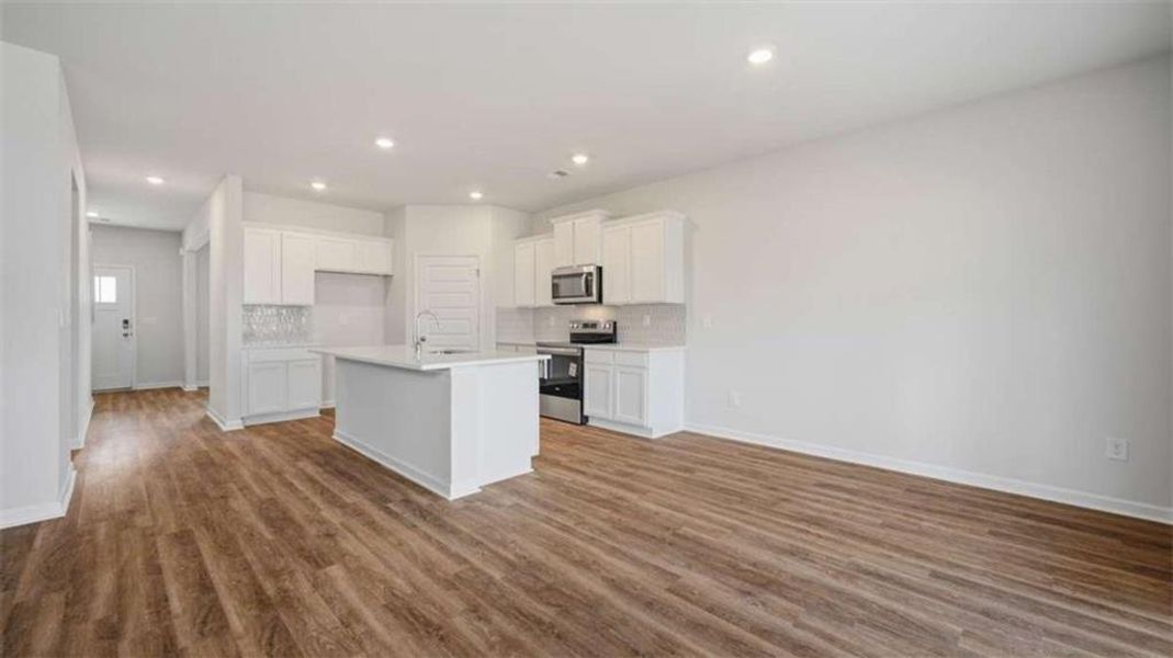 Furnished interior view inside a new home in Twin Lakes, Hoschton (Image 5).