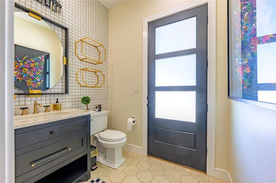 Furnished interior view inside a new home in , Odessa (Image 31).