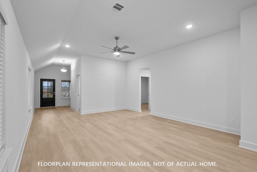 Spacious, unfurnished interior of a new home in Summerview, Fulshear (Image 19).